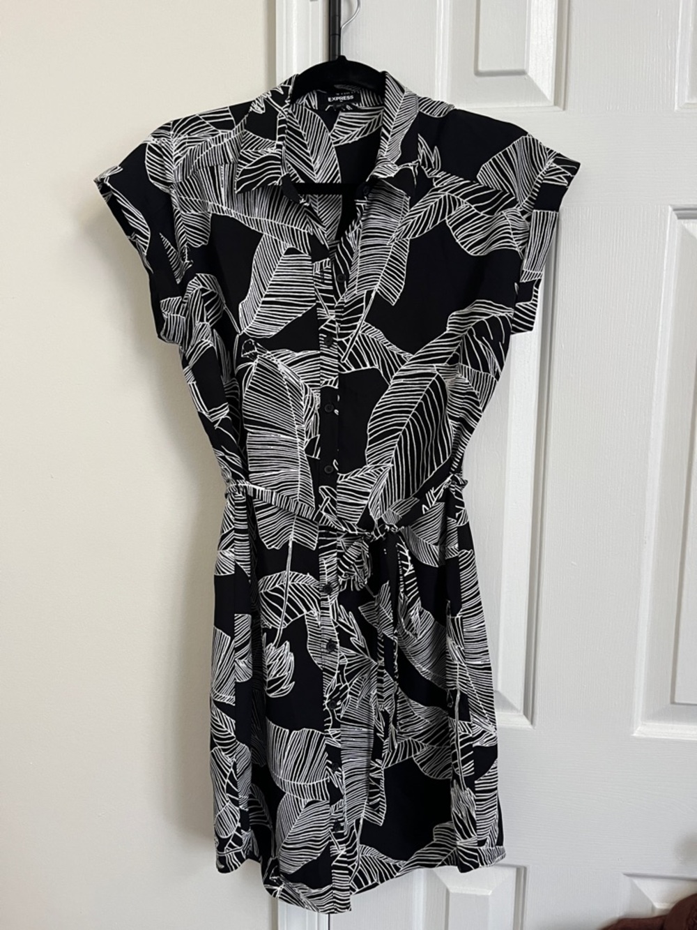 Express Black and White Palm tree Dress Size S